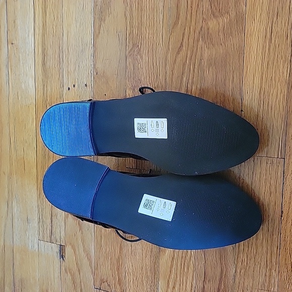 ASOS DESIGN Wide Fit Lace Up Shoes - Picture 9 of 11